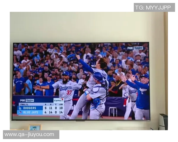 瓦妮莎携女儿观赛道奇不敌对手MLB世界大赛G4令人惋惜