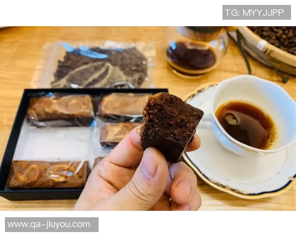 女友甜蜜发合照庆祝布朗尼21岁生日布朗尼感动转发感谢宝贝