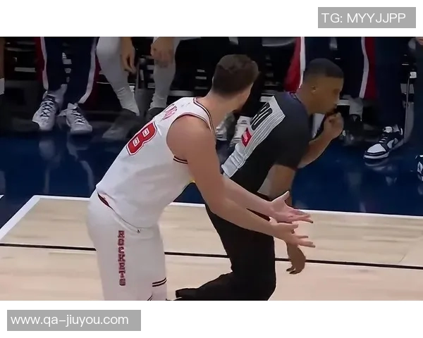 火箭记者怒斥裁判干预比赛质疑球员掌控命运的权利