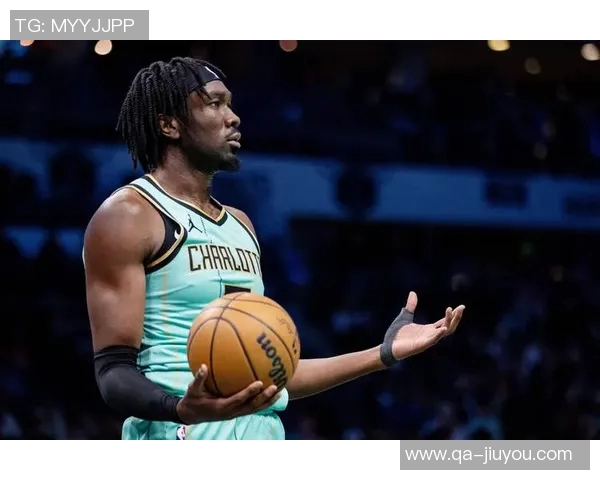 季前赛迎战湖人太阳队晒出布克马威帅气登机照引发关注